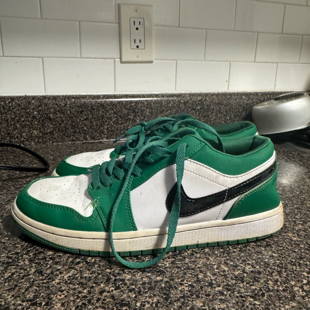 Jordan 1 low pine green